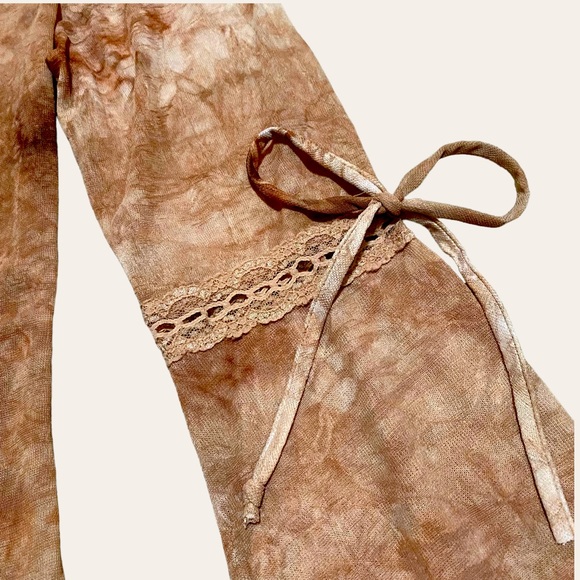 90s Vintage Brown Tie Dye Bell Sleeve Boho Top - Picture 2 of 3